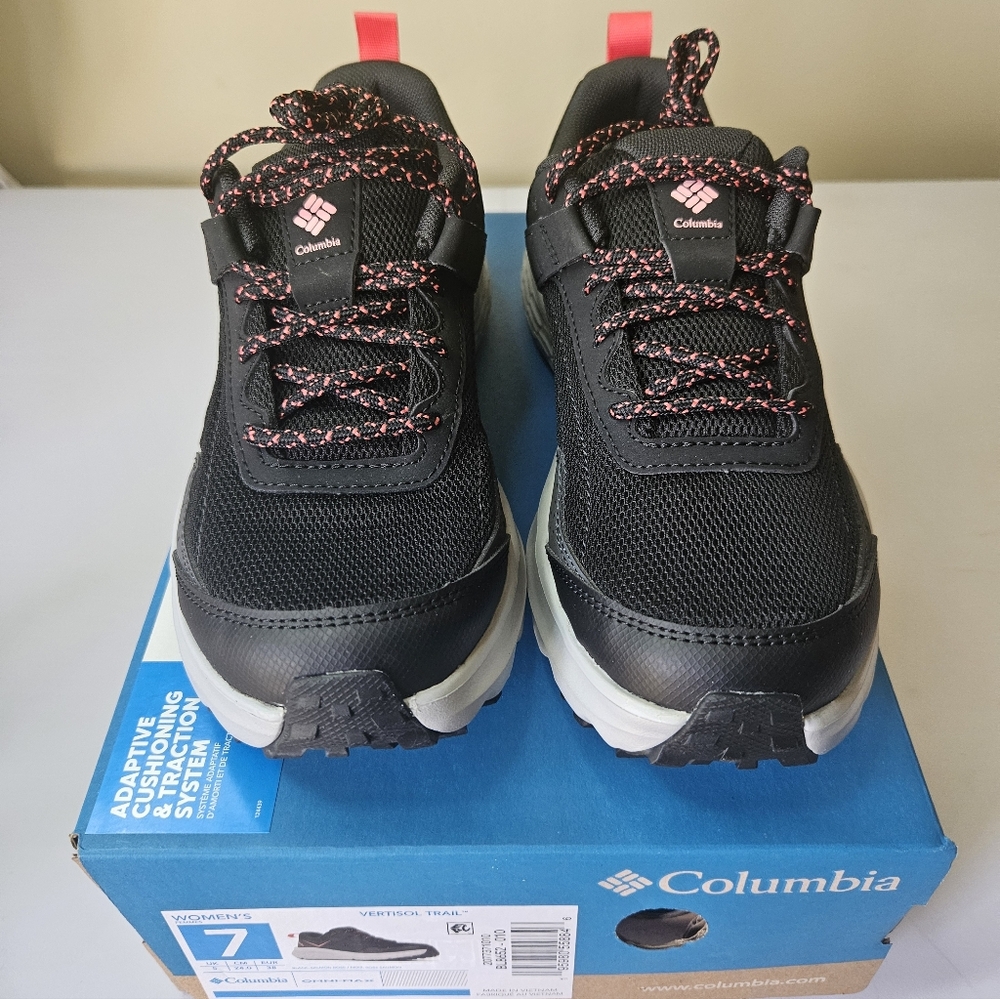 Columbia Vertisol Women's Size 7 Black and Salmon Rose Sneakers